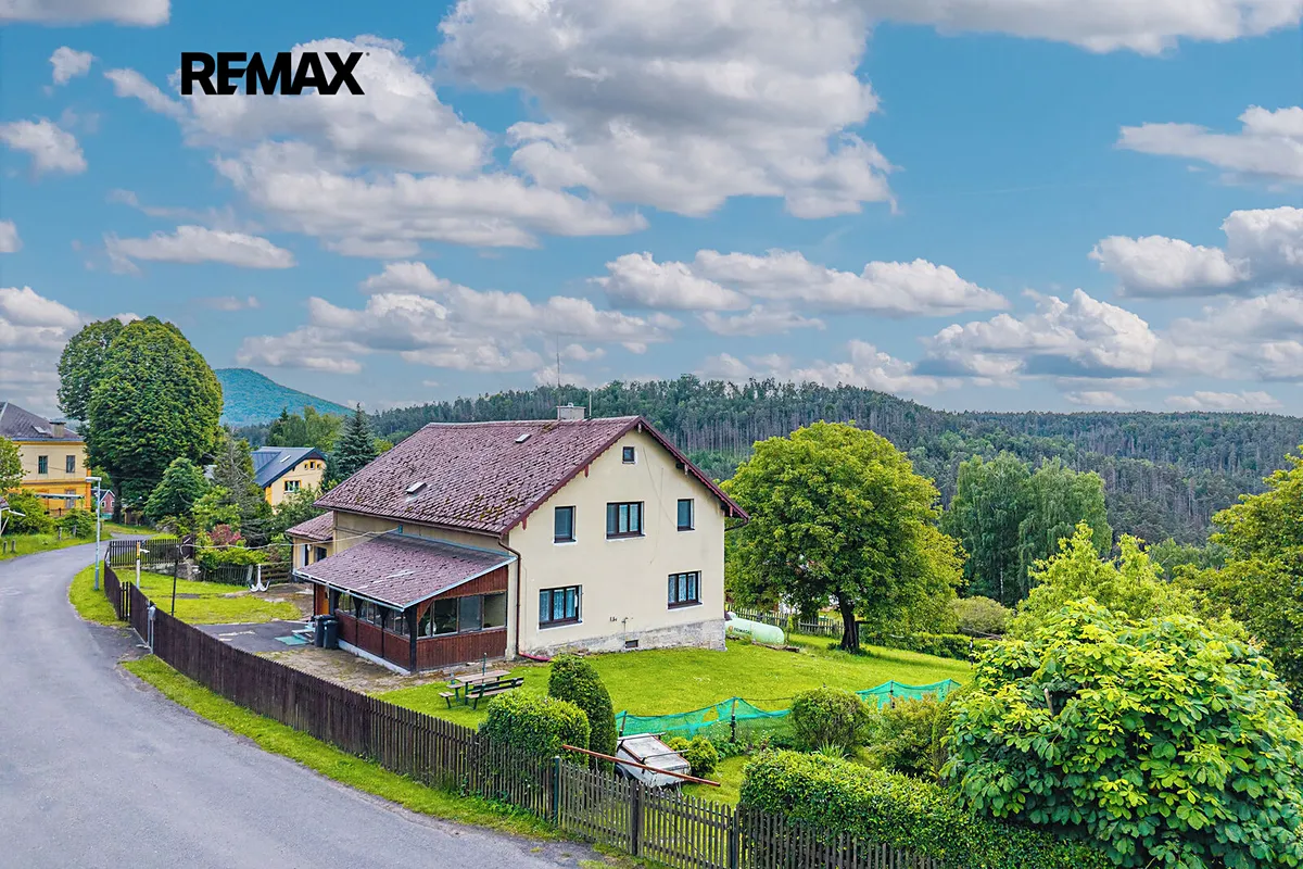 Prodej rodinného domu 370 m², pozemek 2417 m²